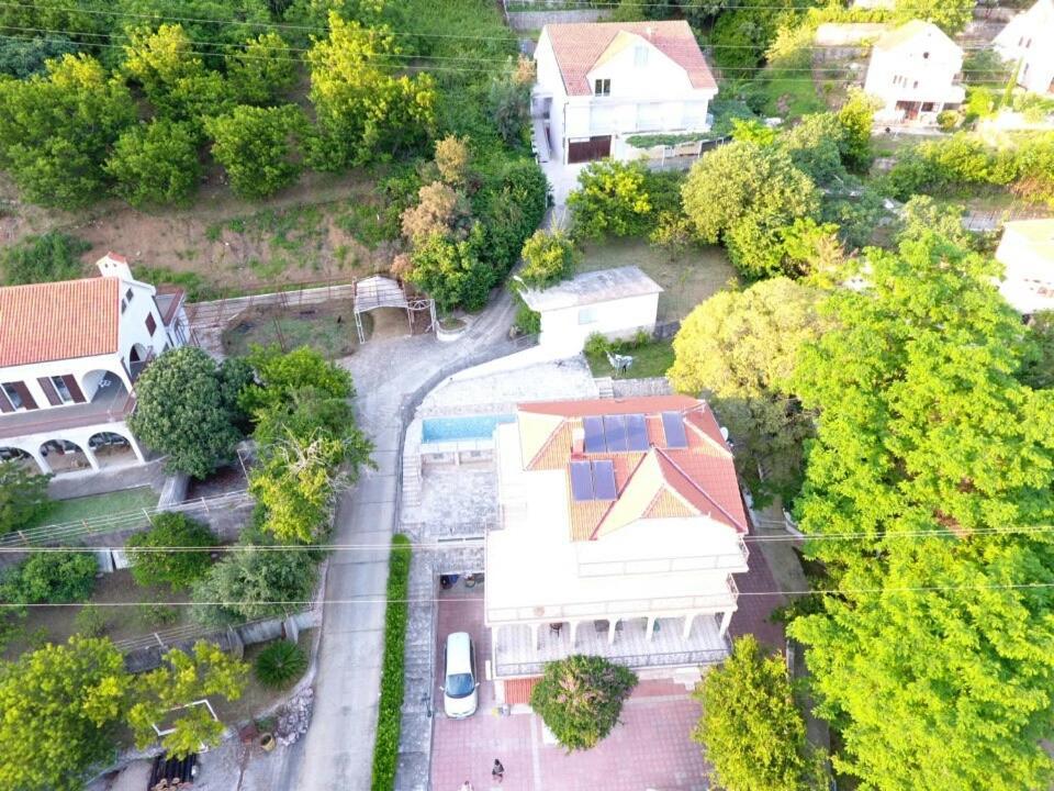 Corovic Daire Kumbor